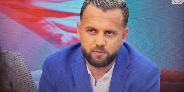 Luizi ia thotë në fytyrë Amosit: “Të dua shumë, je super djalë por ty Olta të përdori. Ishe kundër saj dhe ja si veprove…”