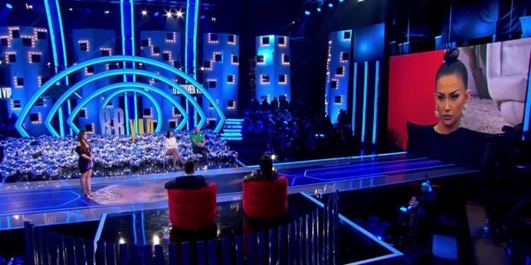 Arbana mbyll televotimin, por i shpëton goja dhe bën gafën e madhe