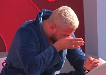 Priste të fliste me nënën mbrëmë në Prime, por produksioni ia drodhi! Luizi e nis të dielë duke qarë