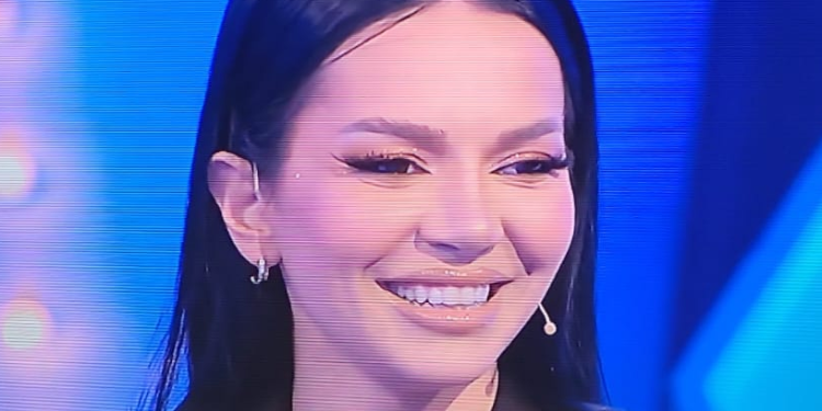 “Ti përsëri vazhdon të jesh e ligë”, Efi jep përgjigjen e sinqertë nëse do vepronte njësoj si Dea Mishel