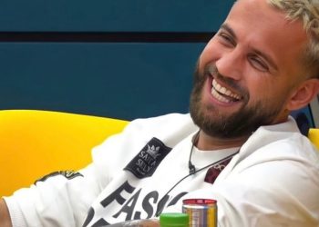 Ishte në merak të madh, Luizi merr informacionin e rëndësishëm nga jashtë