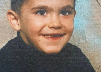 “Rivali” i Luizit! E njihni kush është vogëlushi në foto?