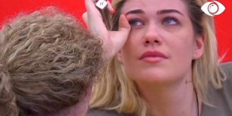 “Do gomarin ti? Ça do bëj unë?” Sabiani i kërkon llogari Keisit për lidhjen, ajo qan me të madhe