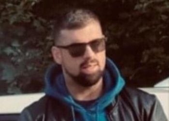 Ky është i dyshuari për vrasjen e nënës së tij, dyshohet se i këputi kokën