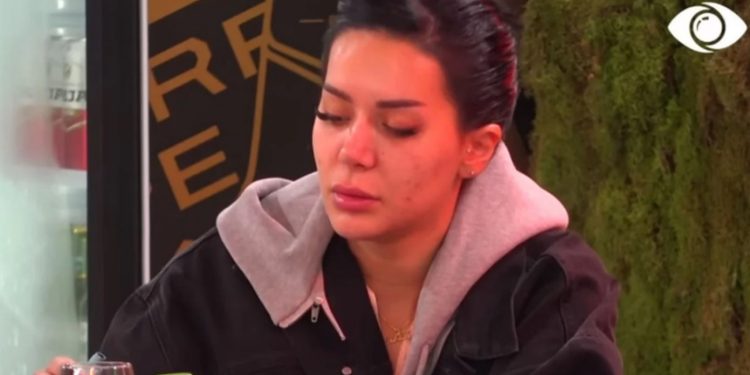 Përplasja Kiara – Efi ndan publikun në dy grupe, ndjekësit ‘shpërthejnë’ komentet epike