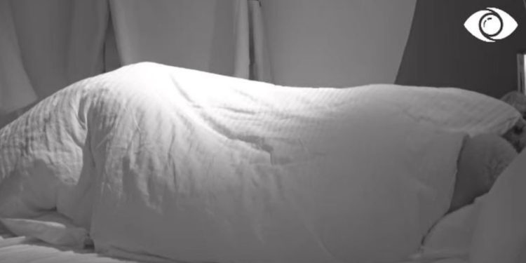 “Do të ta shkul këtë poshtë”/ Nuk përmbahet Kiara dhe Luizi nën çarçafë…