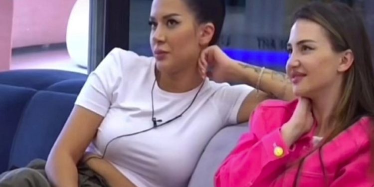 Pas fejesës, Kiara tregon se a do ta thërras Efin në dasmë kur të martohet me Luizin