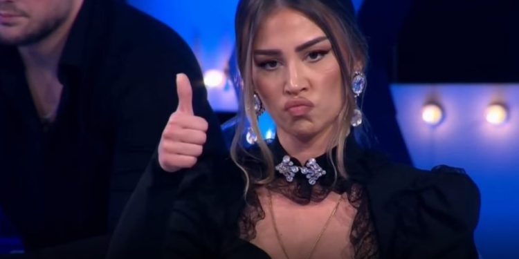 Me nje postim reagon Kiara pas ofendimeve nga opinjonistët