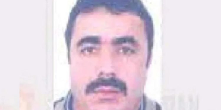 DEL FOTO/ Ky është 56-vjeçari, bleu një fëmijë 900 euro në Tiranë dhe e nxori rrugëve të Athinës për të lypur