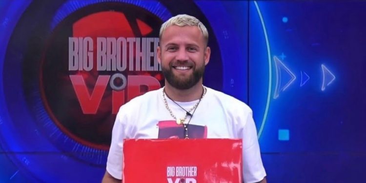 Sërish zarf në shtëpi, mësohet përmbajtja e tij!