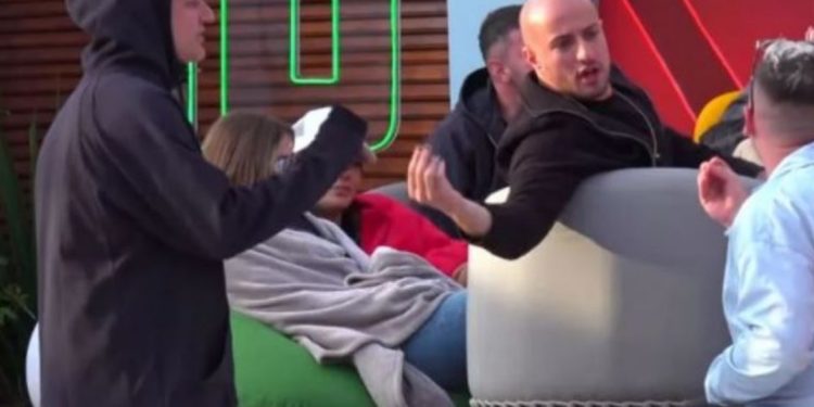 ‘Hajdut xhepash’! Debat i ashpër mes Bledit dhe Kristit: Pse të djeg kur them trans