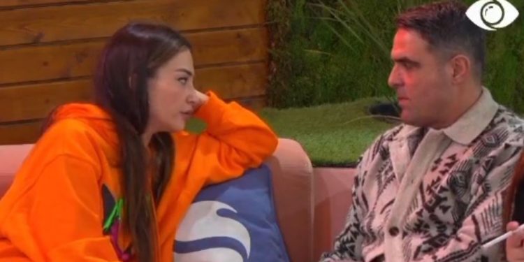 Kiara tha se nuk kishte folur, Maestro zbulon telefonatën kur ajo ishte jashtë shtëpisë së Big Brother