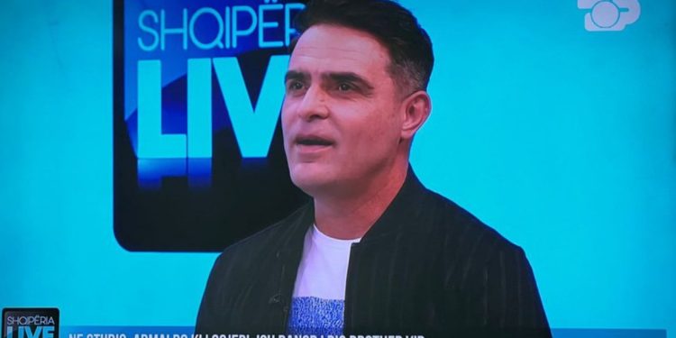 “Oltën e takova mbrëmë”/ Maestro tregon për telefonatën e bërë më Kiarën: Hatri më ka mbetur…