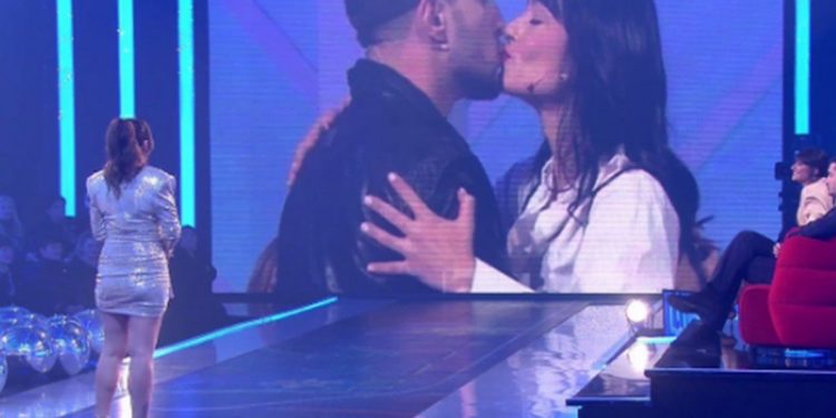 Nuk do ta besoni! Zhaklina i habiti të gjithë me deklaratën: Kristi nuk është…