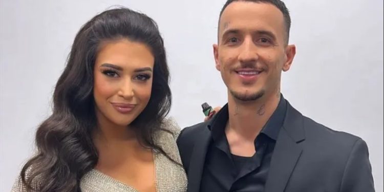 Vivit nuk “ia lë shenjë” ndarja me Getin, shfaqet në top-formë me pozë provokuese nga shtrati