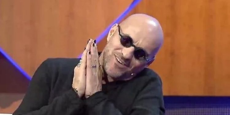 Robert Aliaj i përgjigjet pyetjes ‘1 milion dollarëshe’, ja arsyeja që i lyej thonjtë