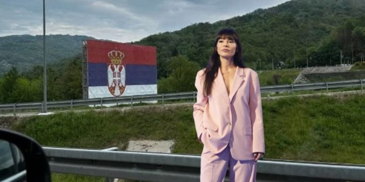 “Mirë se vini”, Zhaklin Lekatari provokon keq nga Beogradi, kosovarët e vërshojnë me komente