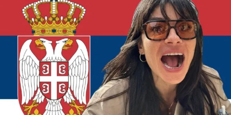 Puthje e përqafime, zbulohet kush e shoqëroi Zhakun në Serbi