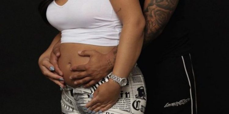 Çifti i njohur shqiptar prindër për herë të parë