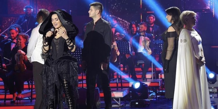 Zbardhet skandali, familja Kelmendi (ende) s’ka marrë pasaportat shqiptare