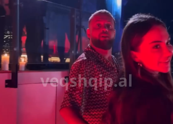 PAMJE – Dalja e parë publike e çiftit Kiara – Luiz