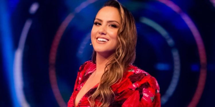 Arbana i lë pushimet në gjysmë dhe vjen në Kosovë, e për këtë ka një arsye të fortë