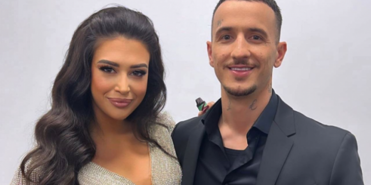 U kapën “matt” së bashku, Vivien sapo dha përgjigjen e saj për shtatzëninë e përfolur