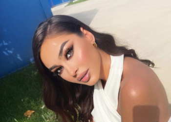 Nëna me e bukur shqiptare nuk përmbahet, shfaqet e lagur dhe pa riçipeta!