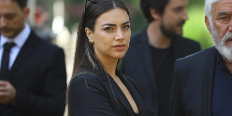 Publikohet fotoja, ja si dukej Sara Hoxha para famës