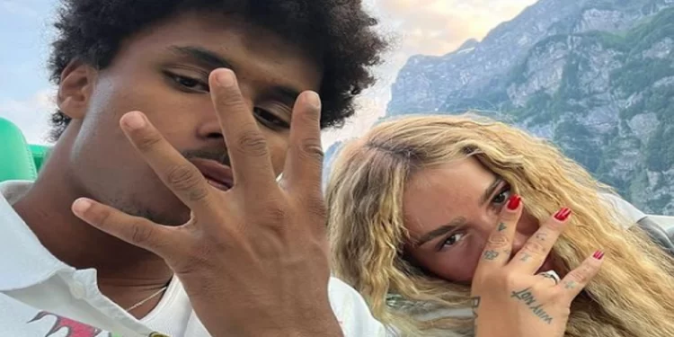 Loredana dhe Karim në pritje të fëmijës? Barku i rrumbullakosur i artistes merr vëmendjen e fansave