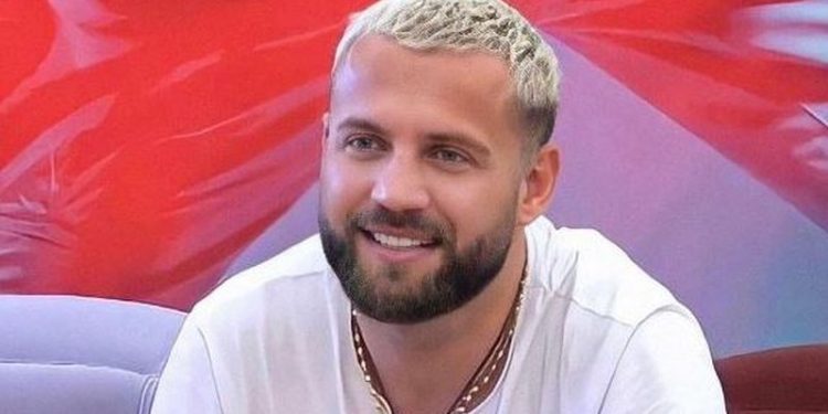 Çfarë po ndodh? Luiz Ejlli ‘ndërron’ profesion dhe habit fansat me postimin e fundit (Video)