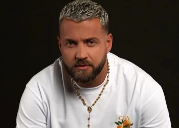 Kush është diva e bukurisë për Luizin? Këngëtari poston foton me…