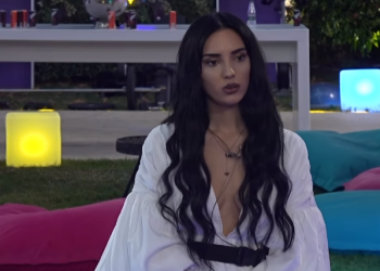Vajza e re që futet në Love Island, ndan njërin prej çifteve