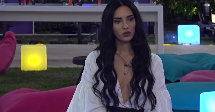 Vajza e re që futet në Love Island, ndan njërin prej çifteve
