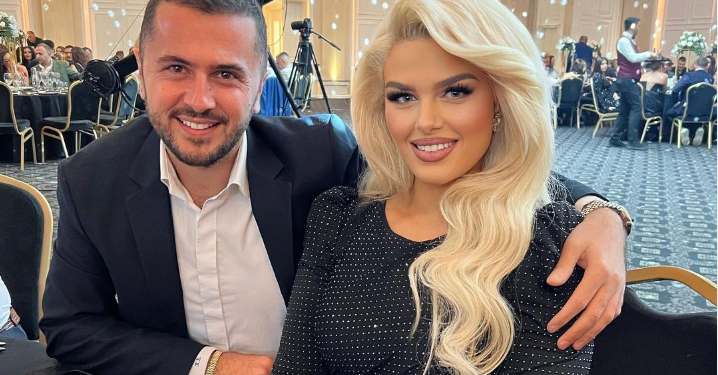 E veshur me dimija, Learta shfaqet tamam si nuse tradicionale në mesin e dy kunatave të saj