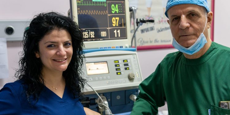 “Roland dhe Ina Xhaxho – Këta janë dy dentistët që shkaktuan vdekjen e 3-vjeçarit”