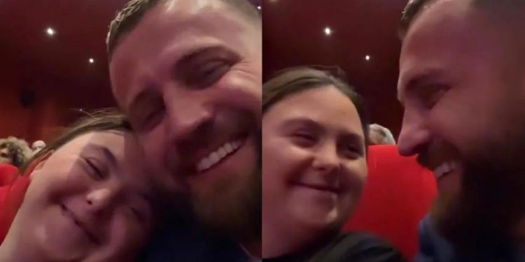 Moment emocionues! Luizi përlotet afër fanses me sindromën Down në premieren e filmit në Gjakovë