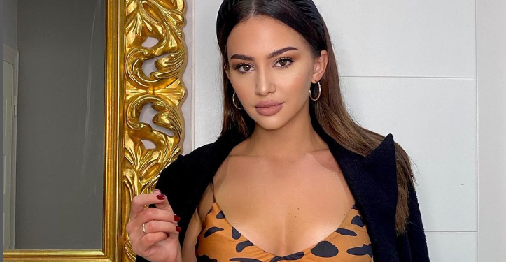 Luizi në Kosovë, Kiares i mbushet shtëpia me dhurata