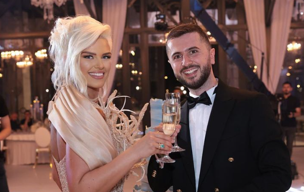 Për qejfin e vjehrres, Learta duket mahnitëse në dimija kaq moderne