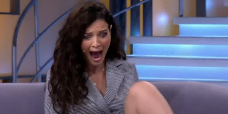 Një gjarpër futet në studio, Diola Dosti trembet për vdekje