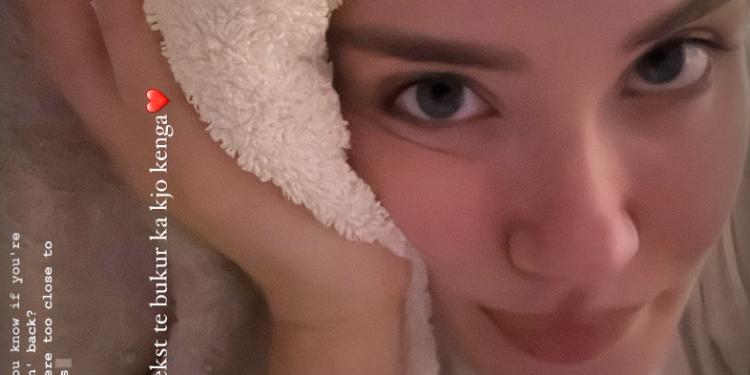 “Kurrë nuk kam njohur dikë si ti”, Dea Mishel i kërkon ish të dashurit rikthimin?