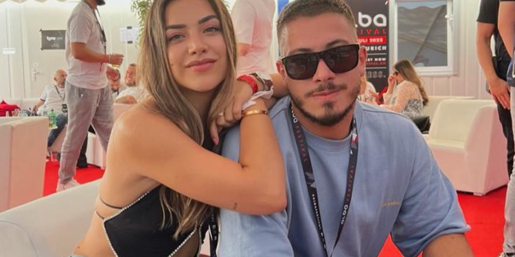 Vëllai i Sara Hoxhës i vendos vulën për ndarjen e saj nga Ledri Vula ??!