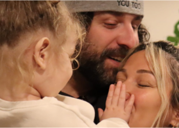 Gruaja e Mc Kreshes publikon foton e ëmbël me Kreshen dhe vajzën e tyre