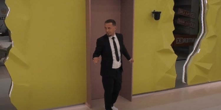 Bleros i bie të flej si çiftë me aktoren e filmave për të rritur, habit me vendimin