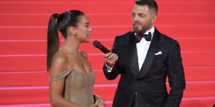 Ledri “braktis” Sara Hoxha në premierën e filmit “Në kuadër të Dashurisë”