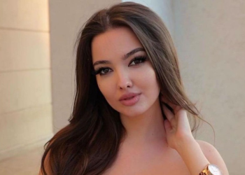 E bukura Ritë shfaqet edhe atraktive e veshur super ngushtë