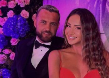 Çfarë ndodhi me çiftin? Kiara poston videon pa unazë në gisht, Luizi habit me deklaratën (Foto)