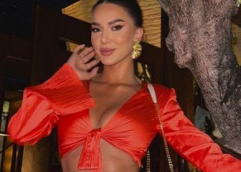 “Kur do na e tregosh të dashurin?”/ Efi habit me përgjigjen (Foto)