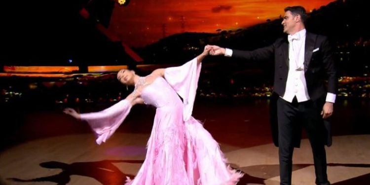 “Yjeeee”/ Maestro surprizon jurinë, Olta habit me komentet: Më mirë se kaq nuk do të shoh