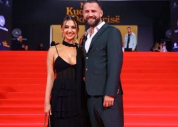 Ja urimi që Kiara Tito i bëri Luizit në tapetin e kuq të premierës së filmit “Në Kuadër të Dashurisë”